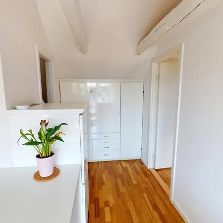 Cozy Close To Public Transport Gentofte