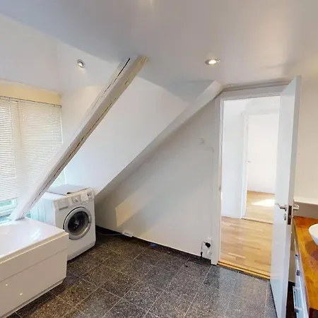 Cozy Close To Public Transport